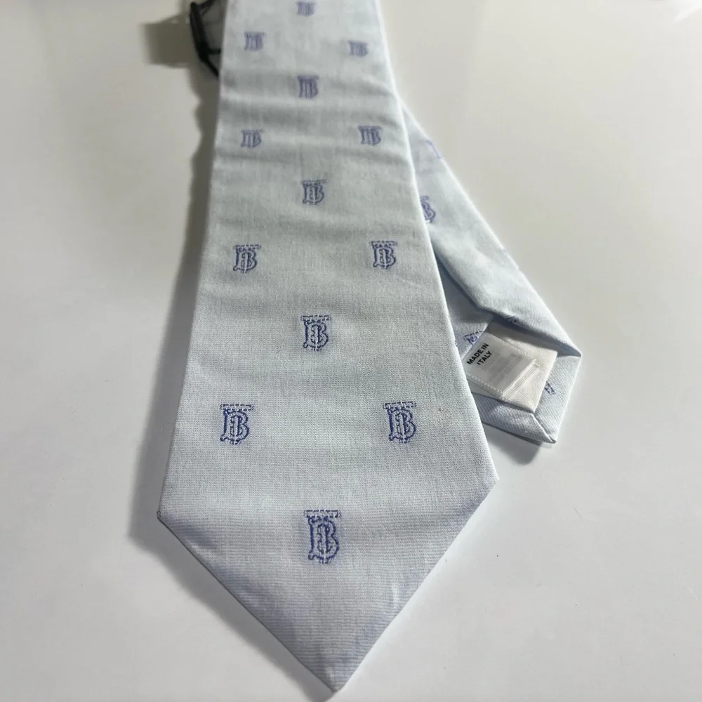 🔥🆕💯ICONIC SEERSUCKER BURBERRY MONOGRAM LIMITED PASTEL BLUE TB MOTIF TIE🔥 - Picture 7 of 12